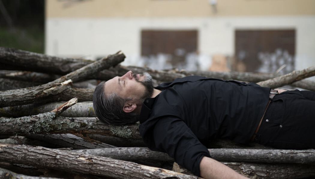 Komponist Knut Olaf Sunde er ikke redd for å ta med publikum inn i en uvant lyttesituasjon. (Foto: Siv Dolmen) Komponist Knut Olaf Sunde er ikke redd for å ta med publikum inn i en uvant lyttesituasjon. (Foto: Siv Dolmen)