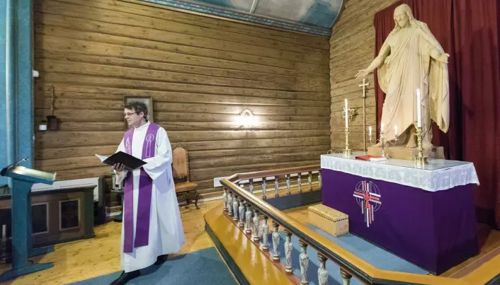 Religionsprofessor mener norsk prestehumor er blitt snillere