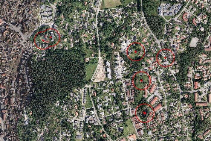 I Frogn kommune er det registrert storsalamander på ei rekkje lokalitetar. Dei to til venstre er i villahagar, til høgre i gangfeltet og dei tre i midten er moglege yngledammar. (Foto: (Skjermdump: Artskart)) I Frogn kommune er det registrert storsalamander på ei rekkje lokalitetar. Dei to til venstre er i villahagar, til høgre i gangfeltet og dei tre i midten er moglege yngledammar. (Foto: (Skjermdump: Artskart))