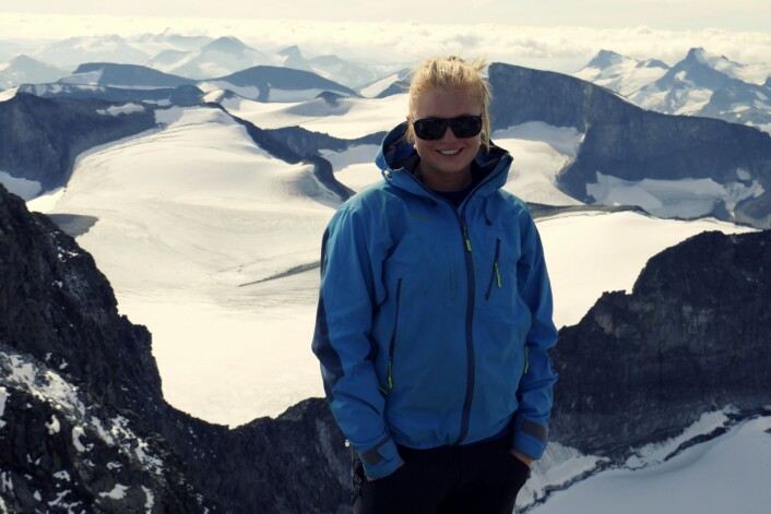 Kjersti Gisnås på feltarbeid i Jotunheimen. Dette var en del av arbeidet med å utarbeide et permafrostkart for Norge. (Foto: Kjersti Gisnås, Institutt for geofag, UiO) Kjersti Gisnås på feltarbeid i Jotunheimen. Dette var en del av arbeidet med å utarbeide et permafrostkart for Norge. (Foto: Kjersti Gisnås, Institutt for geofag, UiO)
