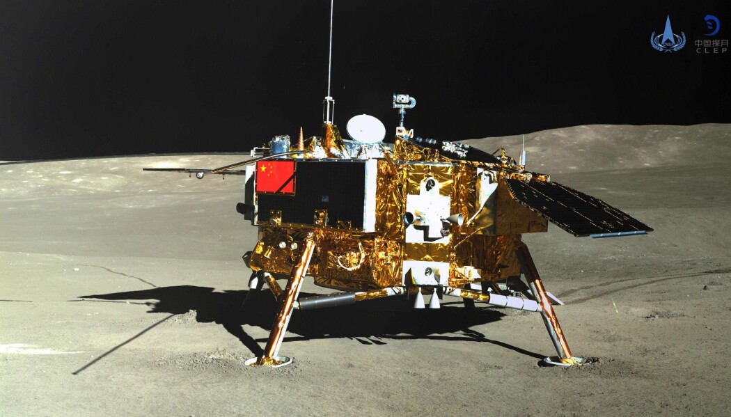 Chang'e 4-landeren på måneoverflaten, sett av roveren. (Bilde: China National Space Administration (CNSA) via CNS / AFP) / China OUT Chang'e 4-landeren på måneoverflaten, sett av roveren. (Bilde: China National Space Administration (CNSA) via CNS / AFP) / China OUT