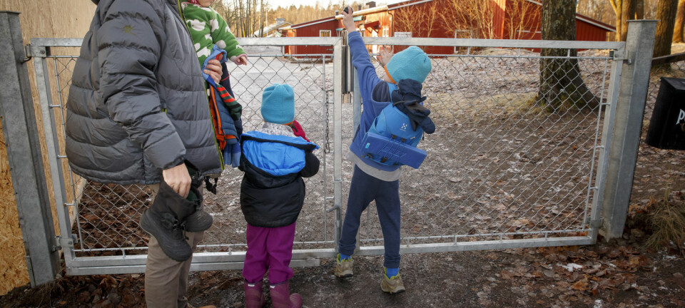 Til høsten begynner mange smårollinger i barnehagen. Foreldrene bør forberede barnet på det som skal skje, ifølge barnehageforsker Anne Greve ved Høgskolen i Oslo og Akershus.  (Foto: Heiko Junge, NTB scanpix)