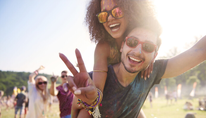 Bilder av venner på festival kan lett trigge engstelsen for å gå glipp av noe. (Foto: gpointstudio / Shutterstock / NTB scanpix) Bilder av venner på festival kan lett trigge engstelsen for å gå glipp av noe. (Foto: gpointstudio / Shutterstock / NTB scanpix)