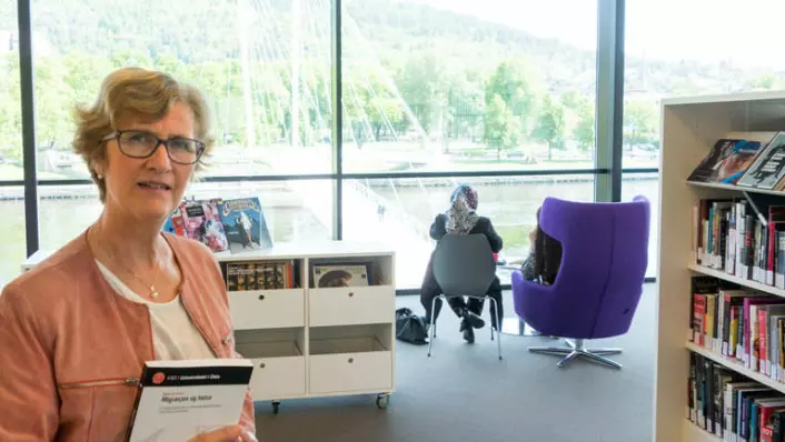 Beate Lie Sverre har forsket på helsen til eldre pakistanske kvinner i Norge. Personene på bildet har ikke noe med prosjektet å gjøre. (Foto: Jan-Henrik Kulberg)