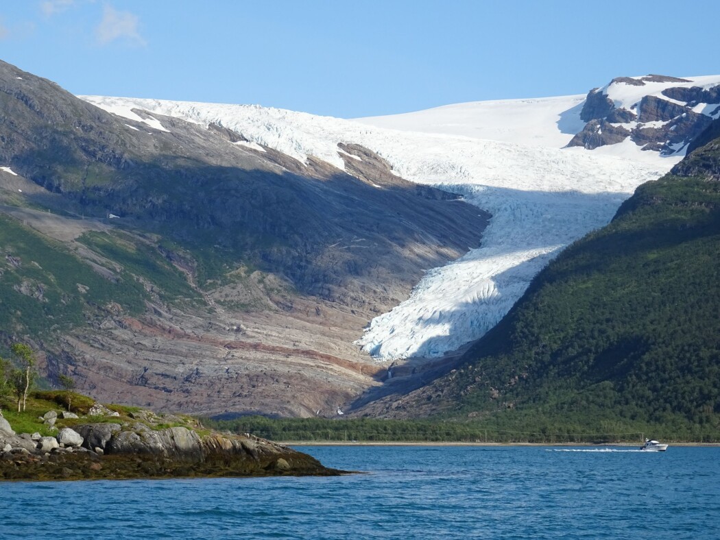 Our first view of Engenbreen. (Photo: Perrine Rochard) Our first view of Engenbreen. (Photo: Perrine Rochard)