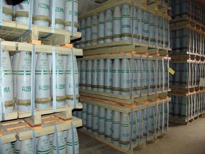 Palle på palle med stridshoder med sennepsgass som lagres i USA. Disse stridshodene skal ødelegges. (Foto: US Government) Palle på palle med stridshoder med sennepsgass som lagres i USA. Disse stridshodene skal ødelegges. (Foto: US Government)