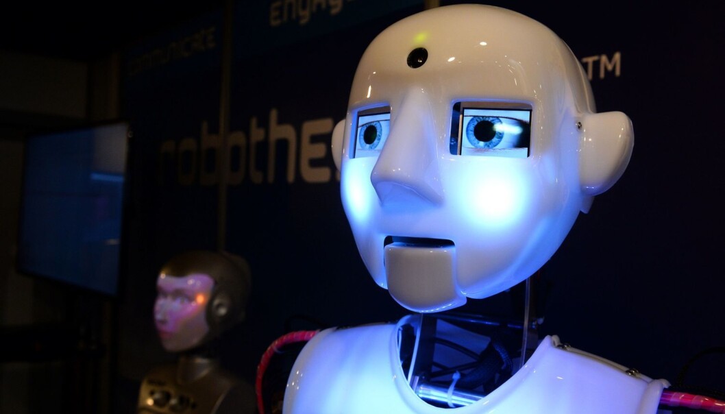 Faktaorienterte journalister kan lettere bli erstattet av en robot enn en snekker og sykepleier. Det mener professorer ved NTNU som er intervjuet i denne podcasten. (Foto: AFP photo, Eric Piermont, NTB scanpix) Faktaorienterte journalister kan lettere bli erstattet av en robot enn en snekker og sykepleier. Det mener professorer ved NTNU som er intervjuet i denne podcasten. (Foto: AFP photo, Eric Piermont, NTB scanpix)