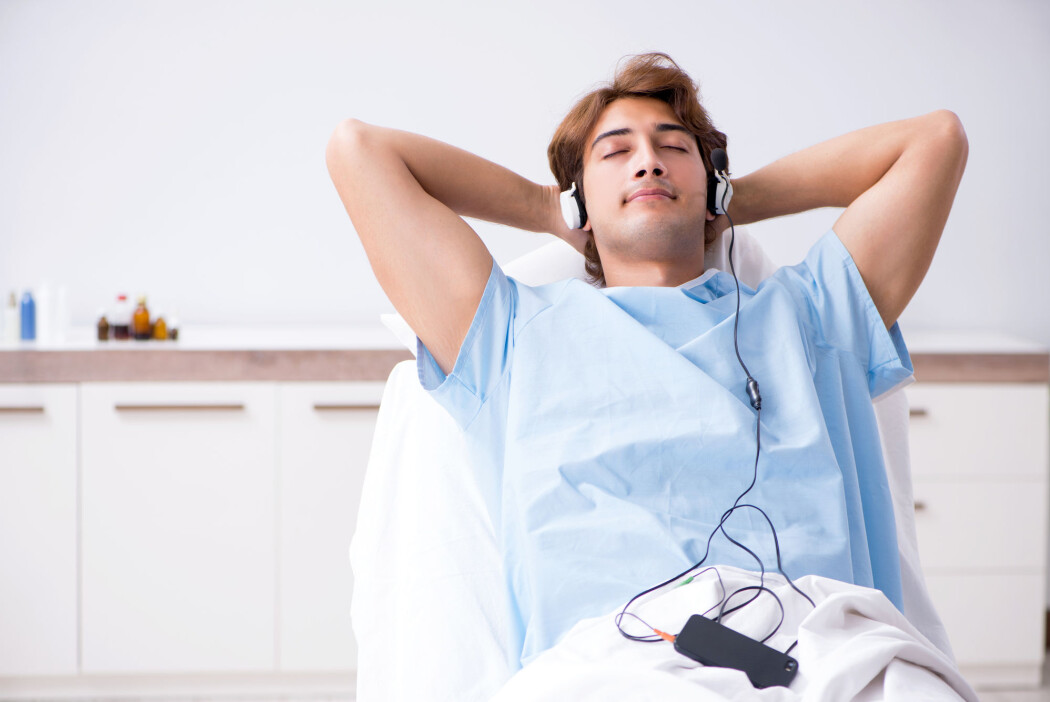 Musikk kan dempe angst og nervøsitet om lag like godt som medisiner før en operasjon, viser ny studie. (Foto: Elnur / Shutterstock / NTB scanpix) Musikk kan dempe angst og nervøsitet om lag like godt som medisiner før en operasjon, viser ny studie. (Foto: Elnur / Shutterstock / NTB scanpix)