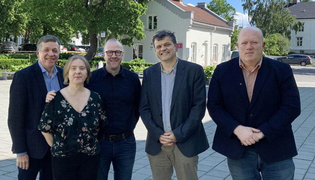 Høgskolen i Innlandet og Høgskolesenteret i Kongsvinger har fått 20 studieplasser til å starte opp nye studietilbud i bærekraftsøkonomi. F.V.: Frank Larsen, Kristin Stevik, Vegard Herlyng, Jens Uwe Korten og Peer Jacob Svenkerud. (Foto: Høgskolen i Innlandet). Høgskolen i Innlandet og Høgskolesenteret i Kongsvinger har fått 20 studieplasser til å starte opp nye studietilbud i bærekraftsøkonomi. F.V.: Frank Larsen, Kristin Stevik, Vegard Herlyng, Jens Uwe Korten og Peer Jacob Svenkerud. (Foto: Høgskolen i Innlandet).
