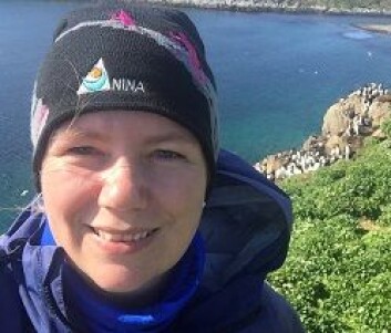 Jeg er sjøfuglforsker og mamma til tre. Forskningsinteressene mine er økologi, adferd og evolusjon hos sjøfugl. Jeg er spesielt opptatt av hvordan klima og det marine miljøet påvirker sjøfuglene. Prøver ellers å finne balansen mellom å være mamma og sjøfuglforsker. Favoritt-sjøfugl: Lomvi (Foto: selfie) Jeg er sjøfuglforsker og mamma til tre. Forskningsinteressene mine er økologi, adferd og evolusjon hos sjøfugl. Jeg er spesielt opptatt av hvordan klima og det marine miljøet påvirker sjøfuglene. Prøver ellers å finne balansen mellom å være mamma og sjøfuglforsker. Favoritt-sjøfugl: Lomvi (Foto: selfie)