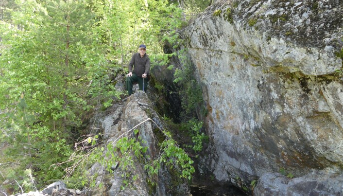 Vi fant den – bortgjemt og gjengrodd dypt inne i de sørlandske skogene - Norges eldste grafittgruve. (Foto: Ane K. Engvik) Vi fant den – bortgjemt og gjengrodd dypt inne i de sørlandske skogene - Norges eldste grafittgruve. (Foto: Ane K. Engvik)