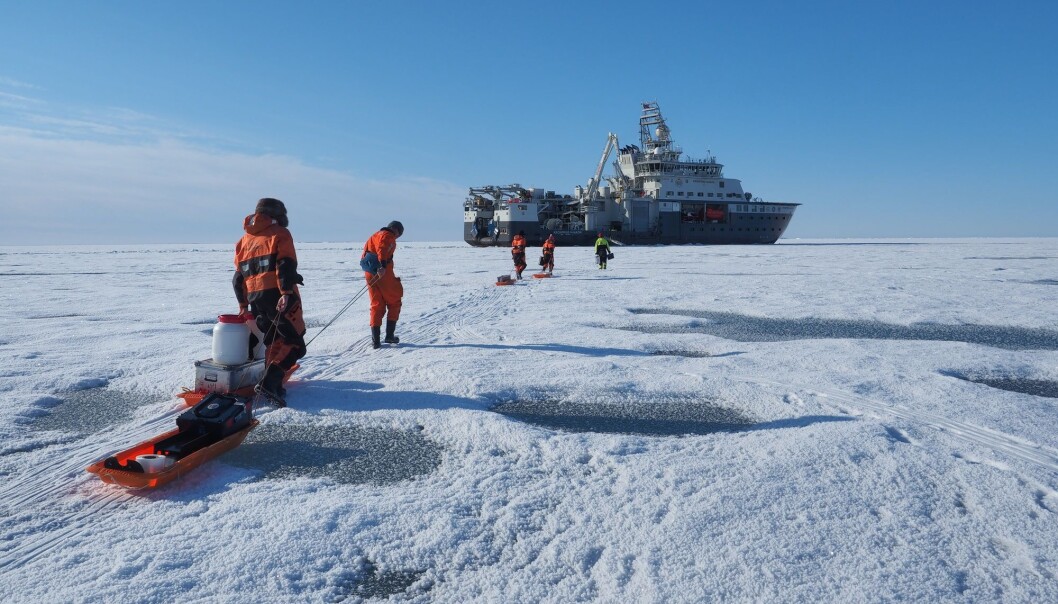 Forskningsskipet Kronprins Haakon har den siste uken vært til reparasjon etter å ha blitt skadd i Polhavet forrige uke. (Foto: Norsk Polarinstitutt / Ann Kristin Balto / NTB scanpix) Forskningsskipet Kronprins Haakon har den siste uken vært til reparasjon etter å ha blitt skadd i Polhavet forrige uke. (Foto: Norsk Polarinstitutt / Ann Kristin Balto / NTB scanpix)