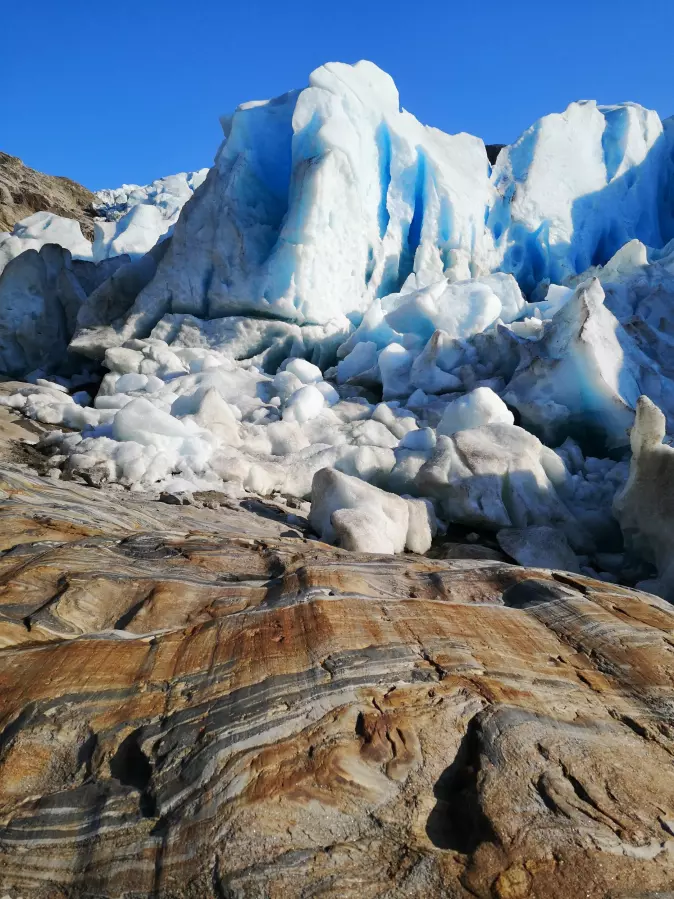 Subglacial bedrock. (Photo: Sophia Laporte)