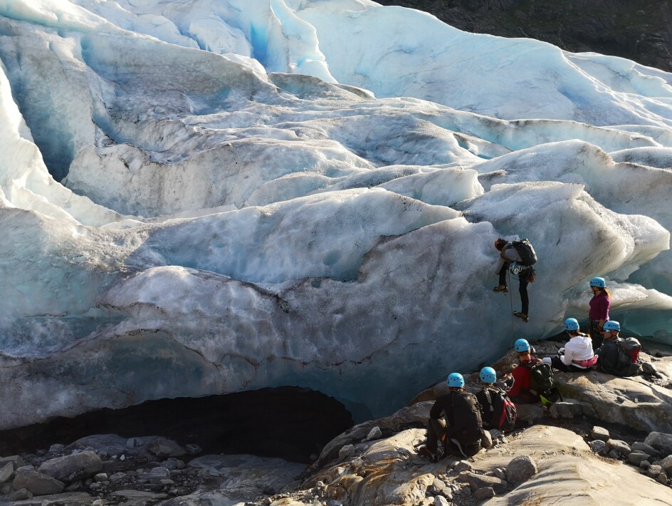 Glacier tour group. (Photo: Sophia Laporte)