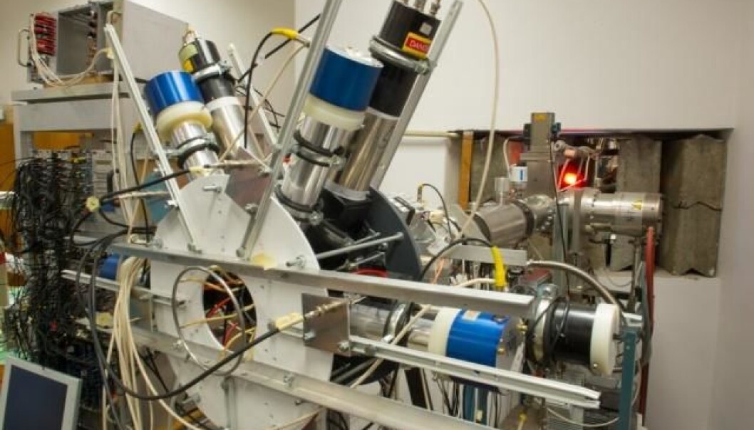 De ungarske fysikerne brukte dette instrumentet til å gjøre målingene av beryllium-nedbrytingen. (Foto: MTA Atomki) De ungarske fysikerne brukte dette instrumentet til å gjøre målingene av beryllium-nedbrytingen. (Foto: MTA Atomki)