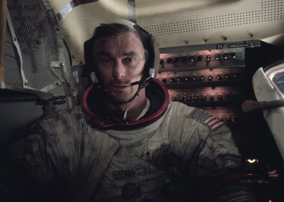 Astronautene fikk ofte månestøv på romdraktene sine og dro det med seg inn. (Foto: NASA)