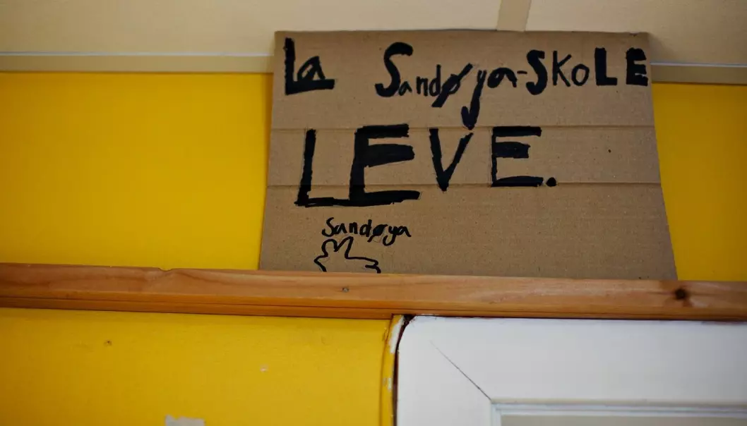 En rekke grendeskoler er lagt ned de siste årene og engasjementet for å bevare dem har vært stort, som her ved Sandøya skole i Tvedestrand i 2010.  (Foto: Anette Karlsen, Aftenposten, NTB scanpix)