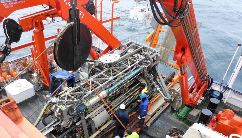 Havbunnsboreriggen MeBo70 om bord på R/V «Maria S. Merian» utenfor Svalbard. (Foto: Aivo Lepland) Havbunnsboreriggen MeBo70 om bord på R/V «Maria S. Merian» utenfor Svalbard. (Foto: Aivo Lepland)