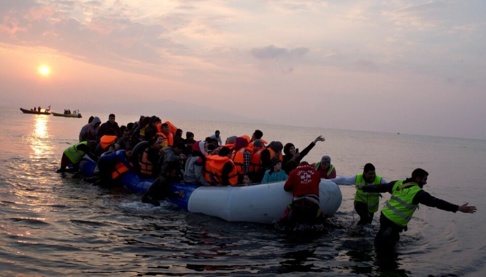Minst 2500 flyktninger og migranter har mistet livet i forsøk på å ta seg over Middelhavet til Europa i år.  (Foto: (AP Photo/Petros Giannakouris)