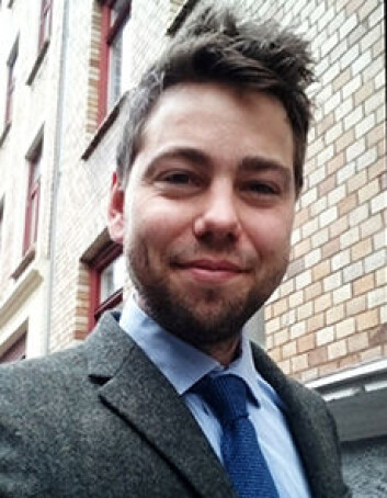 Hudlegen Oscar Zaar mener at soling har stor betydning for økningen av Merkel Cell Carcinoma i Sverige. (Foto: Gøteborgs universitet) Hudlegen Oscar Zaar mener at soling har stor betydning for økningen av Merkel Cell Carcinoma i Sverige. (Foto: Gøteborgs universitet)