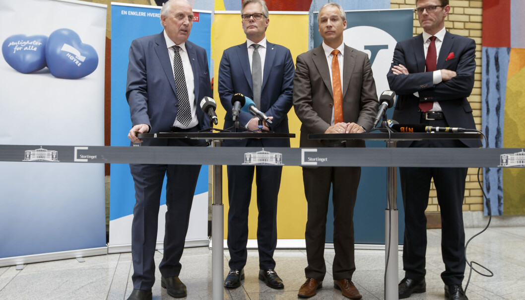 Pressekonferanse med Svein Flåtten (H), Hans Olav Syversen (Krf) ,Terje Breivik (V) og Hans Andreas Limi (Frp) etter at regjeringspartiene og samarbeidspartiene etter de mandag 30.5 kom til enighet om revidert nasjonalbudsjett (Foto: Cornelius Poppe / NTB scanpix) Pressekonferanse med Svein Flåtten (H), Hans Olav Syversen (Krf) ,Terje Breivik (V) og Hans Andreas Limi (Frp) etter at regjeringspartiene og samarbeidspartiene etter de mandag 30.5 kom til enighet om revidert nasjonalbudsjett (Foto: Cornelius Poppe / NTB scanpix)