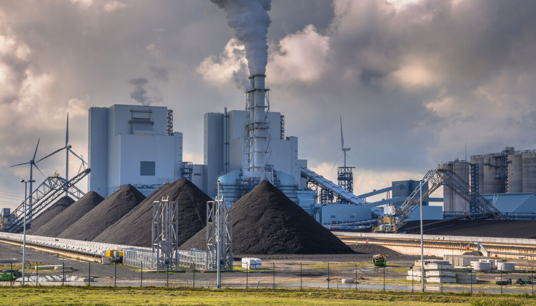Fra svart til grønn: Forskningsprosjektet Arbaheat har gjort det mulig å erstatte kull med trepellets. Et kullkraftverk i Rotterdam er nå i gang med å bruke løsningen. (Illustrasjon: Rudmer Zwerver / Shutterstock / NTB scanpix) Fra svart til grønn: Forskningsprosjektet Arbaheat har gjort det mulig å erstatte kull med trepellets. Et kullkraftverk i Rotterdam er nå i gang med å bruke løsningen. (Illustrasjon: Rudmer Zwerver / Shutterstock / NTB scanpix)
