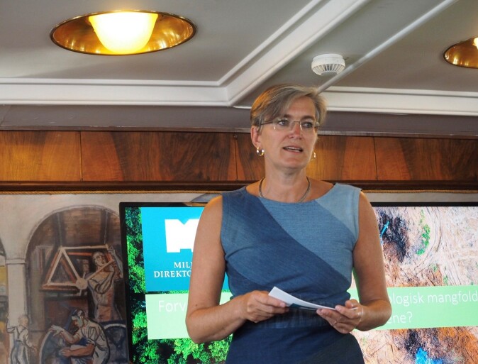 Ellen Hambro fra Miljødirektoratet vektla sterkere fokus på grenseflaten mellom klima og biologisk mangfold under sitt innlegg på Arendalsuka (Foto: Stig Larssæther) Ellen Hambro fra Miljødirektoratet vektla sterkere fokus på grenseflaten mellom klima og biologisk mangfold under sitt innlegg på Arendalsuka (Foto: Stig Larssæther)