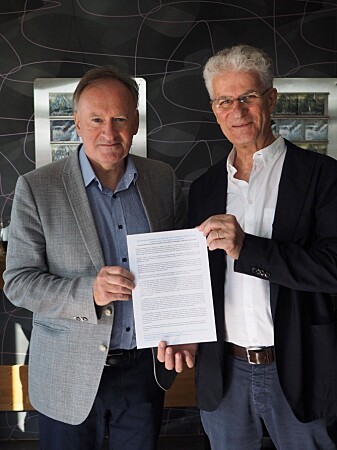 Helge Brattebø, leder for NTNU Bærekraft sammen med Andrea Tilche under Arendalsuka. (Foto: Stig Larssæther) Helge Brattebø, leder for NTNU Bærekraft sammen med Andrea Tilche under Arendalsuka. (Foto: Stig Larssæther)