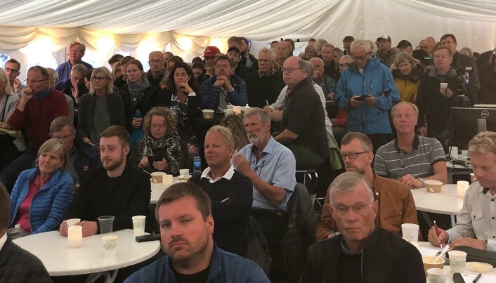 Tettpakket av folk da forskere sist torsdag presenterte vindkraftforskningen sin under Arendalsuka. (Foto: Bård Amundsen/forskning.no) Tettpakket av folk da forskere sist torsdag presenterte vindkraftforskningen sin under Arendalsuka. (Foto: Bård Amundsen/forskning.no)