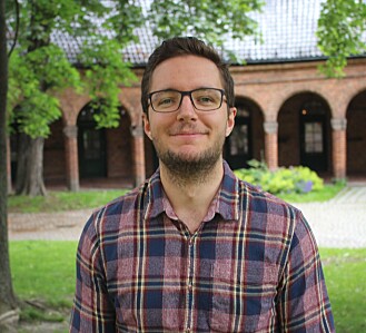 Stress kan trigge biologiske prosesser som fører til betennelse i kroppen. Hvilken genvariant du er født med, påvirker denne sammenhengen. Derfor er kunnskap om genene avgjørende for å forstå effekten av sosialt stress, fremholder Daniel Pitz Jacobsen. (Foto: Dag Inge Danielsen/UiO) Stress kan trigge biologiske prosesser som fører til betennelse i kroppen. Hvilken genvariant du er født med, påvirker denne sammenhengen. Derfor er kunnskap om genene avgjørende for å forstå effekten av sosialt stress, fremholder Daniel Pitz Jacobsen. (Foto: Dag Inge Danielsen/UiO)