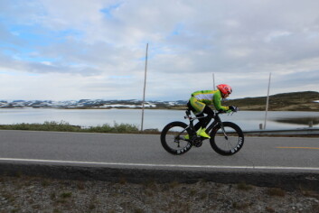 Som tidligere elitesvømmer var sykling og løping nytt for Kari. Det gikk hun igang med som gravid. Her fra Norseman-konkurransen i 2015. (Foto: privat) Som tidligere elitesvømmer var sykling og løping nytt for Kari. Det gikk hun igang med som gravid. Her fra Norseman-konkurransen i 2015. (Foto: privat)