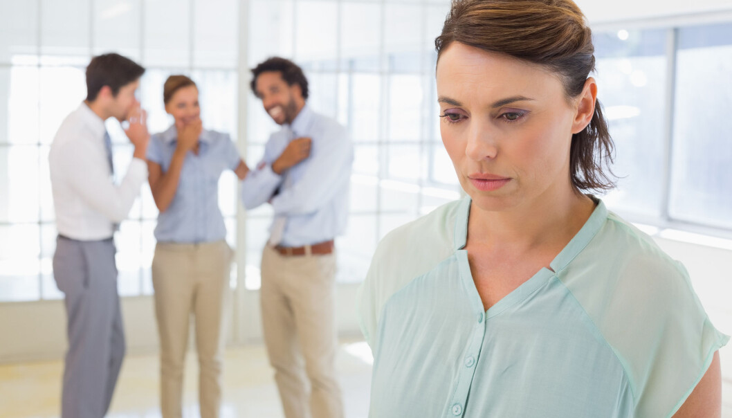 Mobbing kan føre til stress, som igjen kan gi betennelse i kroppen. Hvilken genvariant du er født med, påvirker denne sammenhengen. (Illustrasjon: lightwavemedia / Shutterstock / NTB scanpix) Mobbing kan føre til stress, som igjen kan gi betennelse i kroppen. Hvilken genvariant du er født med, påvirker denne sammenhengen. (Illustrasjon: lightwavemedia / Shutterstock / NTB scanpix)