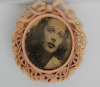 Jentene hadde amerikanske filmstjerner som feminine forbilder, som Hady Lamarr, en kjent skuespiller i mellomkrigstiden. (Foto: privat) Jentene hadde amerikanske filmstjerner som feminine forbilder, som Hady Lamarr, en kjent skuespiller i mellomkrigstiden. (Foto: privat)