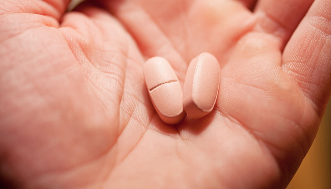 Over 400 000 nordmenn fikk skrevet ut protonpumpehemmere i 2014. Nå knyttes pillene til økt risiko for hjerteinfarkt, nyresvikt og demens. (Foto: isak55 / Shutterstock / NTB scanpix) Over 400 000 nordmenn fikk skrevet ut protonpumpehemmere i 2014. Nå knyttes pillene til økt risiko for hjerteinfarkt, nyresvikt og demens. (Foto: isak55 / Shutterstock / NTB scanpix)