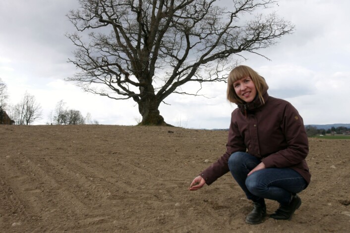 Eva Brod etterlyser strengare regelverk på fosforbruk i landbruket og oppdrettsnæringa. (Foto: Siri Elise Dybdal, NIBIO) Eva Brod etterlyser strengare regelverk på fosforbruk i landbruket og oppdrettsnæringa. (Foto: Siri Elise Dybdal, NIBIO)