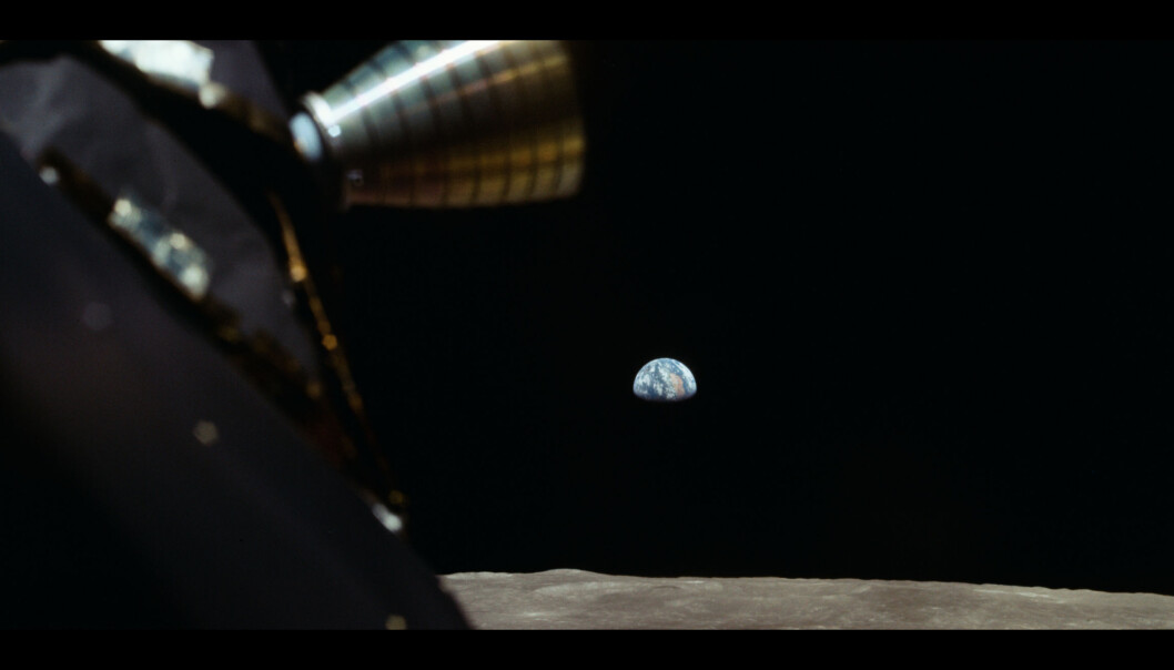 Astronautene hadde mildt sagt en spektakulær utsikt fra der de sto. (Foto: Copyright © 2019 Moon Collectors LLC) Astronautene hadde mildt sagt en spektakulær utsikt fra der de sto. (Foto: Copyright © 2019 Moon Collectors LLC)