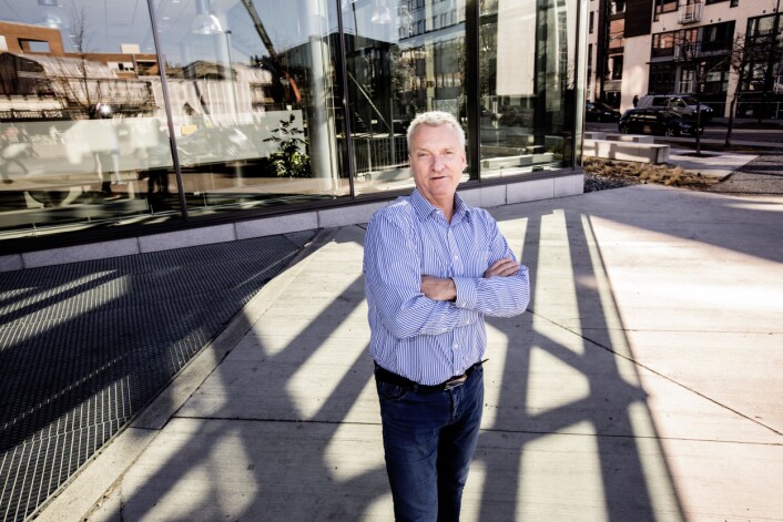 – For den som har begge beina godt plantet i praksis, kan det være fruktbart med påfyll av ny, relevant kunnskap, sier John-Erik Mathisen, som nylig disputerte til doktorgraden ved Handelshøyskolen BI. (Foto: Torbjørn Brovold) – For den som har begge beina godt plantet i praksis, kan det være fruktbart med påfyll av ny, relevant kunnskap, sier John-Erik Mathisen, som nylig disputerte til doktorgraden ved Handelshøyskolen BI. (Foto: Torbjørn Brovold)