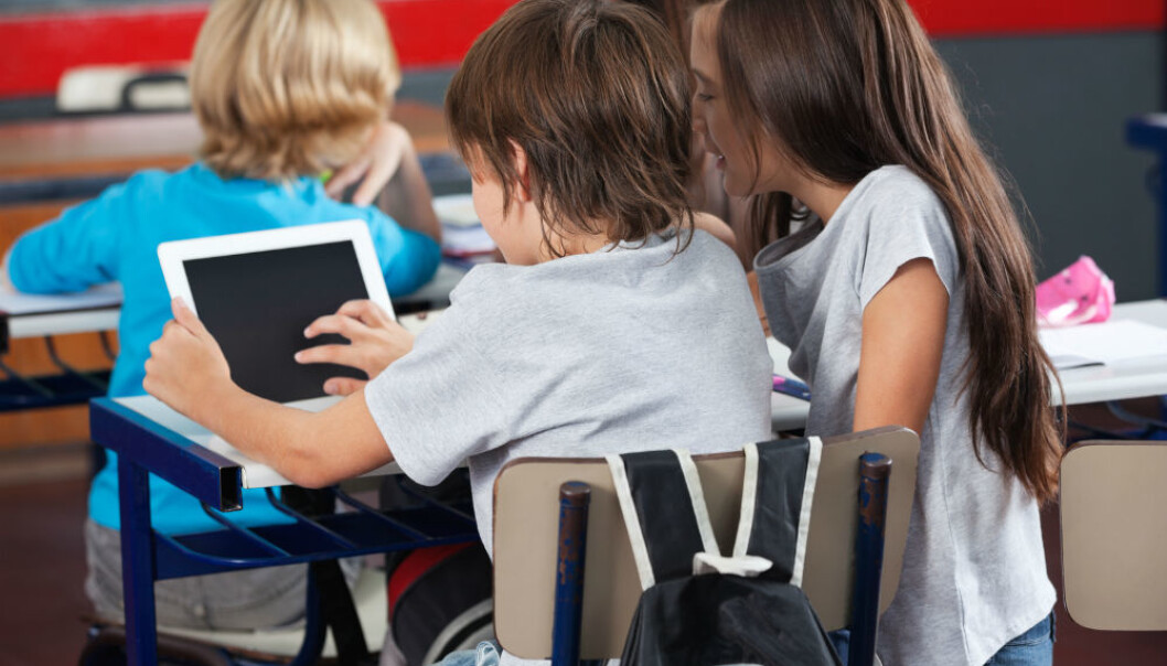 Analysane frå klasserommet viser at læraren si rolle som rettleiar i mange tilfelle er kritisk viktig for elevane si læring. (Illustrasjonsfoto: Tyler Olson/Shutterstock/NTB scanpix.) Analysane frå klasserommet viser at læraren si rolle som rettleiar i mange tilfelle er kritisk viktig for elevane si læring. (Illustrasjonsfoto: Tyler Olson/Shutterstock/NTB scanpix.)