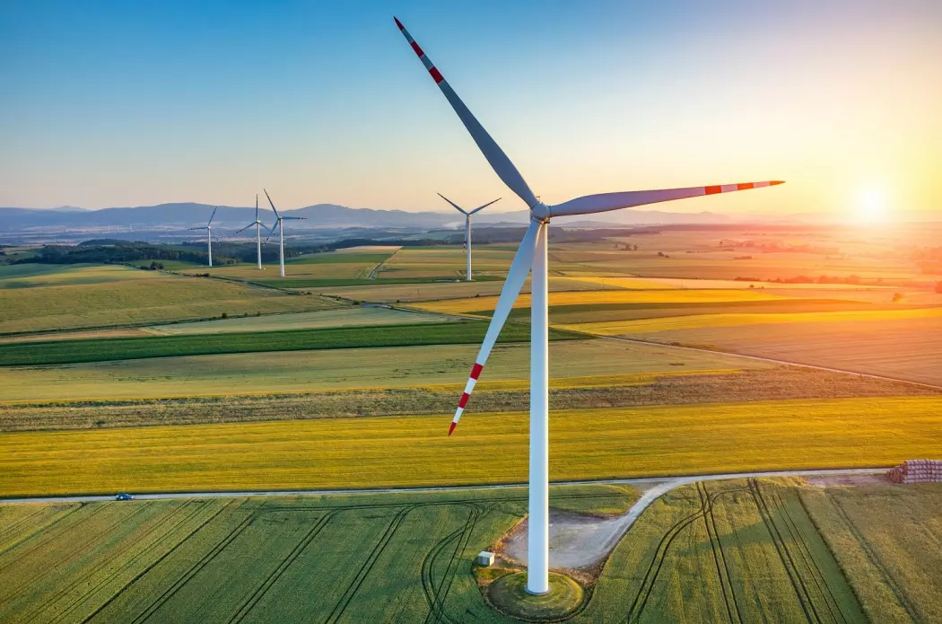 Europa har rikelig med plass til å bygge millioner av vindmøller på land. (Foto: Stockr / Shutterstock / NTB scanpix)
