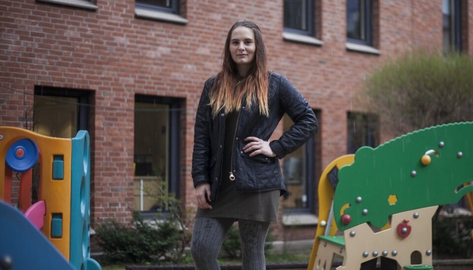 Emmy Thisner, som studerer ved Høgskolen i Oslo og Akershus for å bli barnehagelærer, sier at det virker som flere begynner å studere bare fordi de ikke vet hva de ellers skal gjøre. (Foto: Nicklas Knudsen/Khrono)