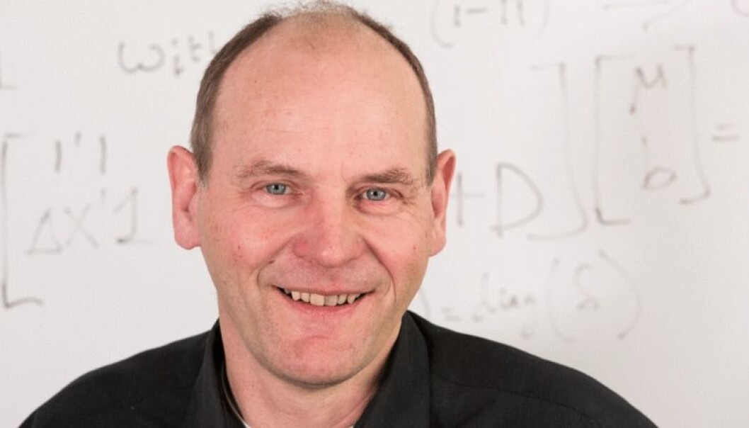 - Jeg ble veldig beæret da jeg mottok brevet om at professor Mike Goddard, som er æresdoktor ved NMBU, og jeg skulle få prisen, sier professor Theo Meuwissen. (Foto: Håkon Sparre) - Jeg ble veldig beæret da jeg mottok brevet om at professor Mike Goddard, som er æresdoktor ved NMBU, og jeg skulle få prisen, sier professor Theo Meuwissen. (Foto: Håkon Sparre)