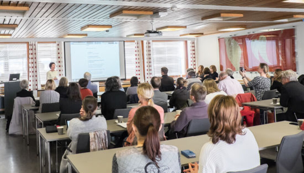 Instituttleder Rita Hvistendahl ønsket velkommen til lanseringsseminar i Niels Henrik Abels hus på Blindern. (Foto: ILS) Instituttleder Rita Hvistendahl ønsket velkommen til lanseringsseminar i Niels Henrik Abels hus på Blindern. (Foto: ILS)