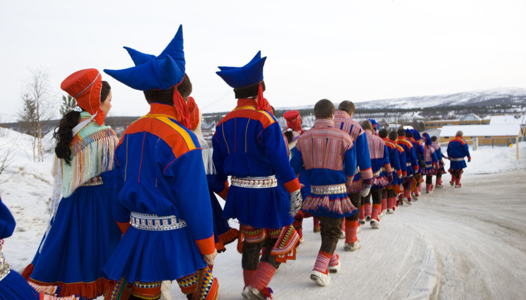 Også urfolk i Norge kommer dårligere ut enn resten av befolkningen når det gjelder levealder, fedme og utdanningsnivå. (Foto: Berit Roald/Scanpix) Også urfolk i Norge kommer dårligere ut enn resten av befolkningen når det gjelder levealder, fedme og utdanningsnivå. (Foto: Berit Roald/Scanpix)