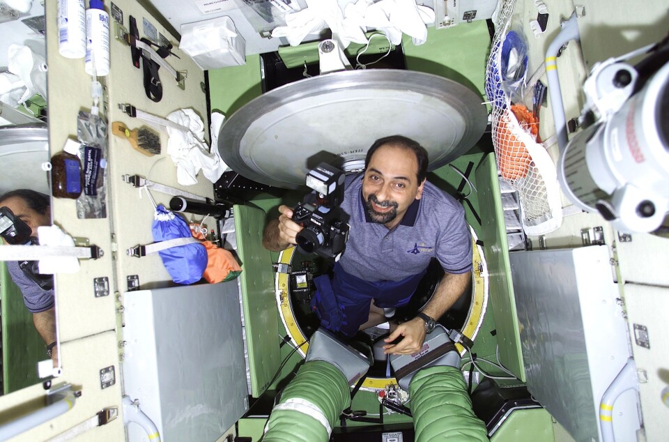 ESAs italienske astronaut Umberto Guidoni ankommer den internasjonale romstasjonen 23. april 2001. Han var den første europeiske astronauten til å besøke romstasjonen. (Foto: ESA)