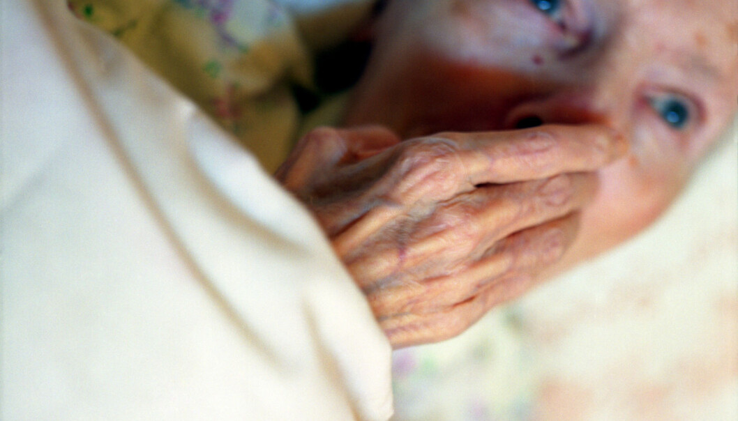 Flere har demens i dag enn for 20 år siden, fordi befolkningen er blitt eldre. Men hver enkelts risiko for å få sykdommen er trolig mindre i dag. (Foto: Millennium /Katie Pugsley / NTB Scanpix) Flere har demens i dag enn for 20 år siden, fordi befolkningen er blitt eldre. Men hver enkelts risiko for å få sykdommen er trolig mindre i dag. (Foto: Millennium /Katie Pugsley / NTB Scanpix)