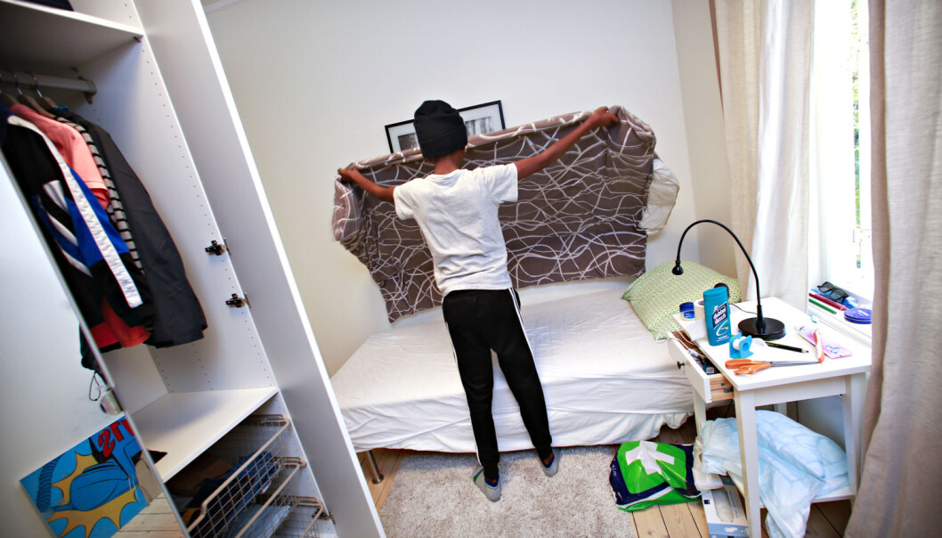 Noen miljøarbeidere blir veldig mekaniske og lite fleksible i de formelle samtalene med enslige mindreårige asylsøkere, ifølge en doktorgrad. Her er en 14 år gammel asylsøker på et omsorgssenter i Oslo. (Foto: Dan P. Neegaard, Aftenposten) Noen miljøarbeidere blir veldig mekaniske og lite fleksible i de formelle samtalene med enslige mindreårige asylsøkere, ifølge en doktorgrad. Her er en 14 år gammel asylsøker på et omsorgssenter i Oslo. (Foto: Dan P. Neegaard, Aftenposten)