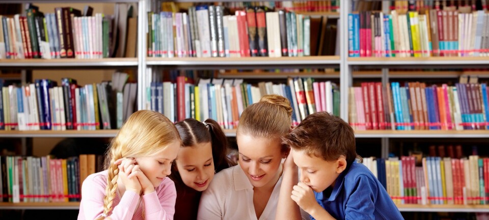 Forskere oppfordrer til at litterære samtaler bør få større plass i de yngste klasserommene.  (Illustrasjonsfoto: Colourbox)