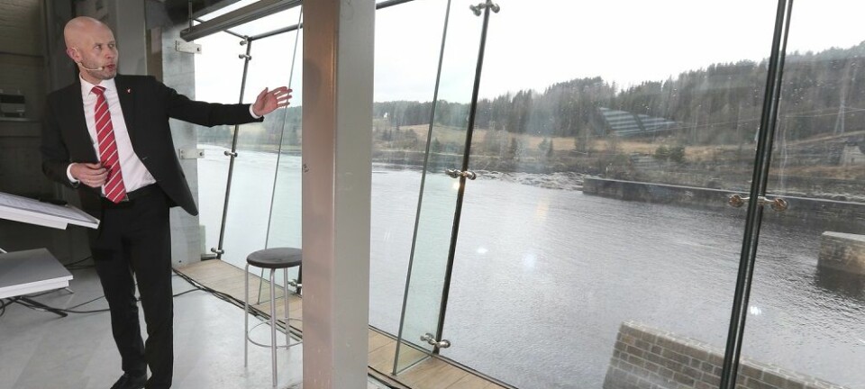 Olje- og energiminister Tord Lien la fram meldingen ved Rånåsfoss.  (Foto: Vidar Ruud / NTB scanpix)