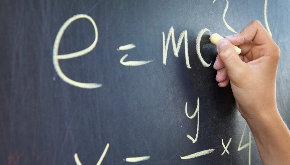 Hvordan behandler hjernen matematikk og språk? Det har forskere forsøkt å finne ut. (Foto: Colourbox)
