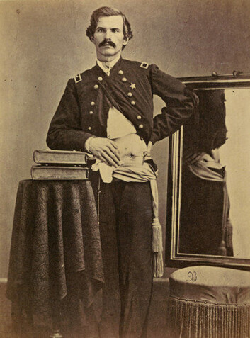 General Henry Barnum, rammet av skudd i 1862, fotografert i 1865. (Foto: Otis Historical Archives, National Museum of Health and Medicine) General Henry Barnum, rammet av skudd i 1862, fotografert i 1865. (Foto: Otis Historical Archives, National Museum of Health and Medicine)